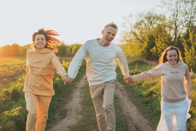 pexels-elina-sazonova-4555327